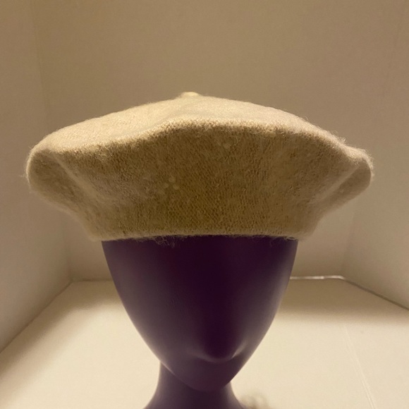 Wool Beret - Picture 8 of 12